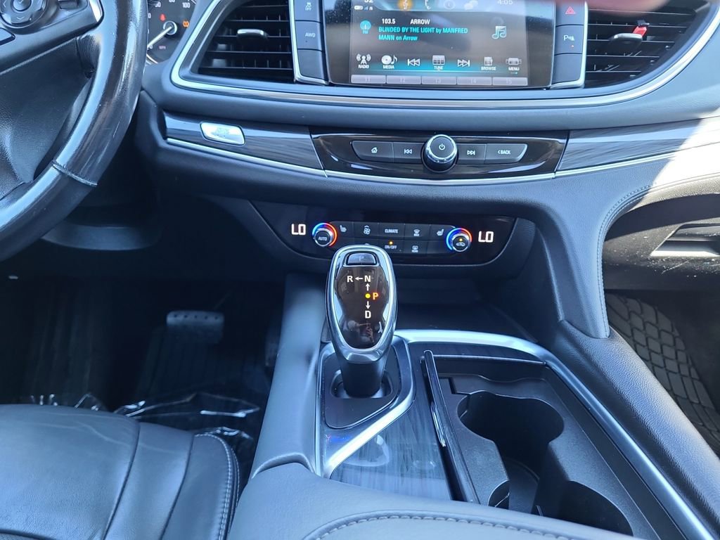 Used 2018 Buick Enclave Essence image 11