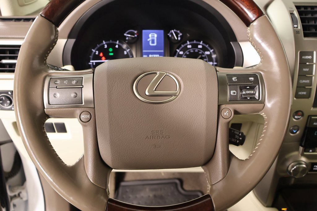 Used 2017 Lexus GX 460 image 3