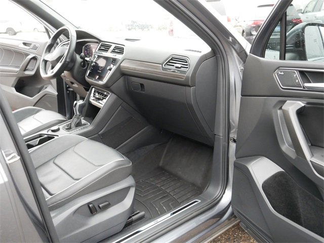 Used 2022 Volkswagen Tiguan SEL R-Line image 20