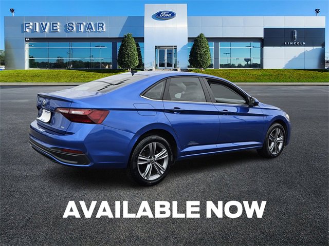 Used 2023 Volkswagen Jetta SE image 8