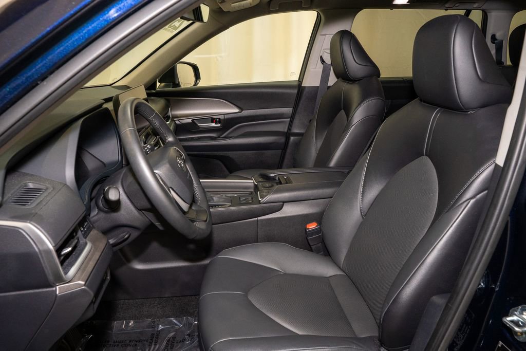 Used 2025 Toyota Grand Highlander FWD image 13