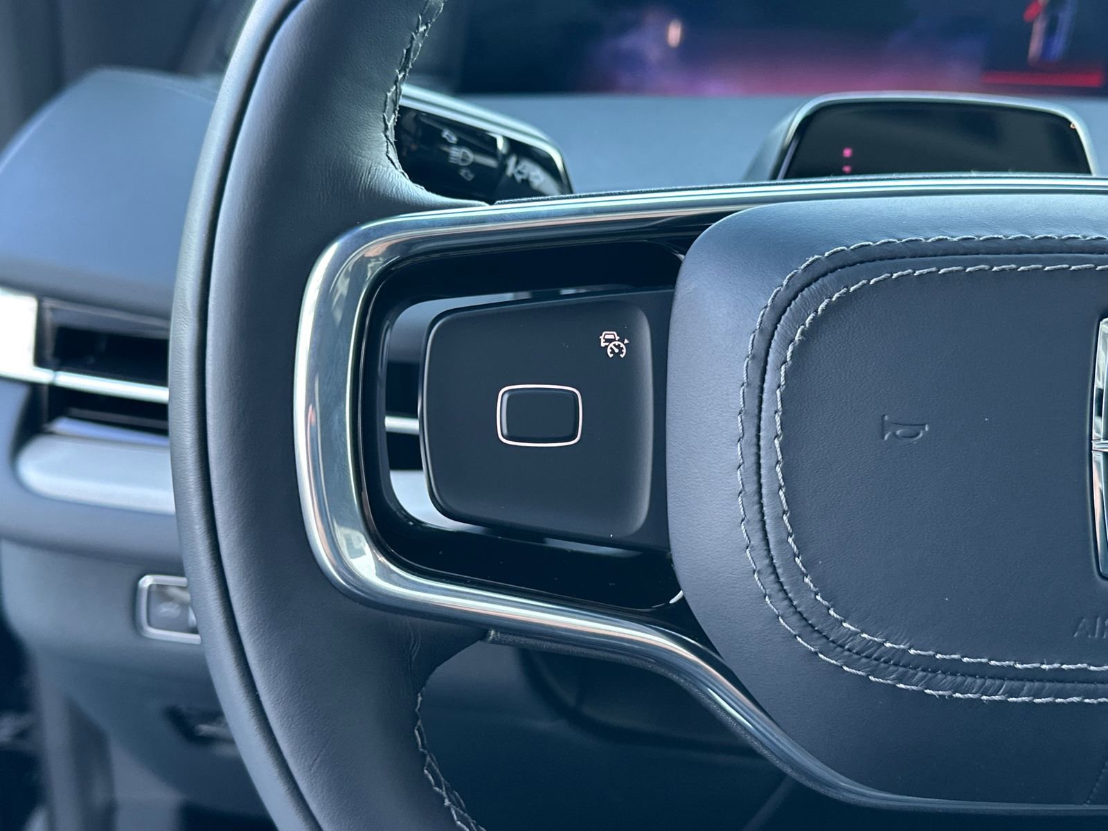 New 2026 Lincoln Navigator Reserve AWD/4WD image 27
