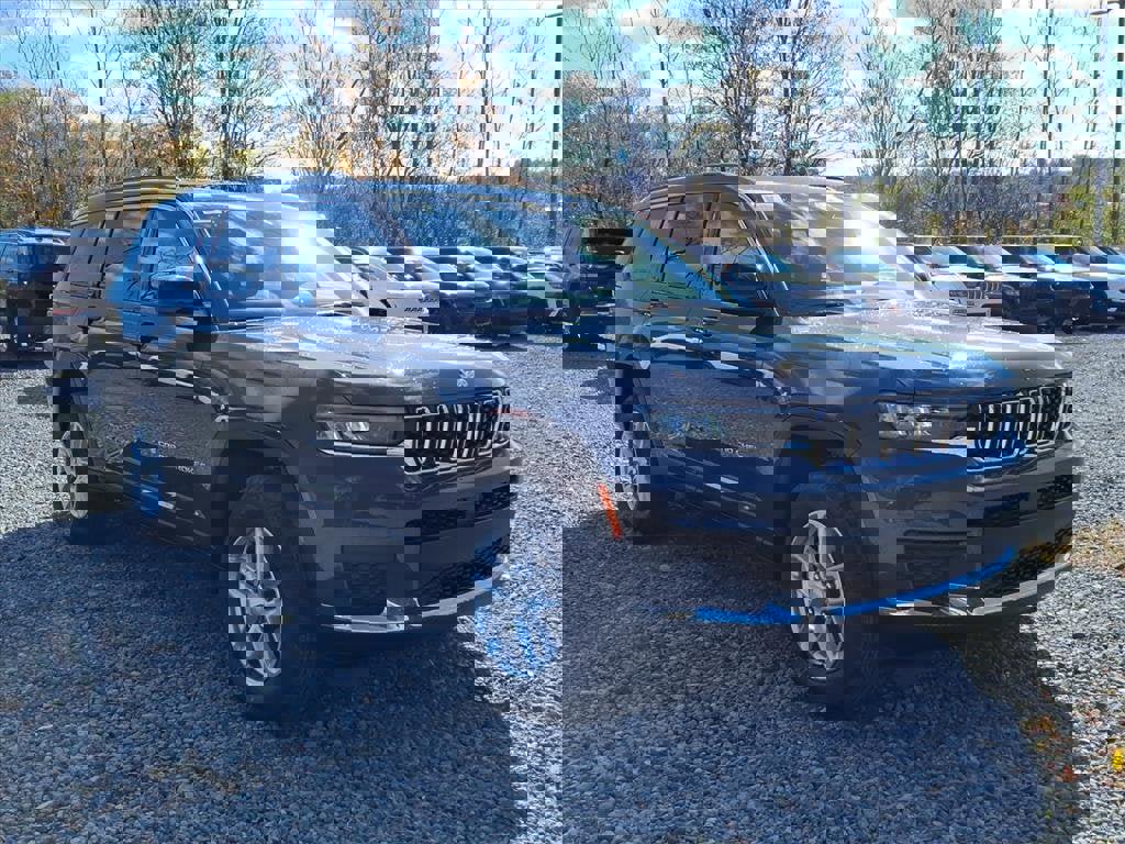 New 2025 Jeep Grand Cherokee L Laredo w/ Luxury Tech Group I image 4