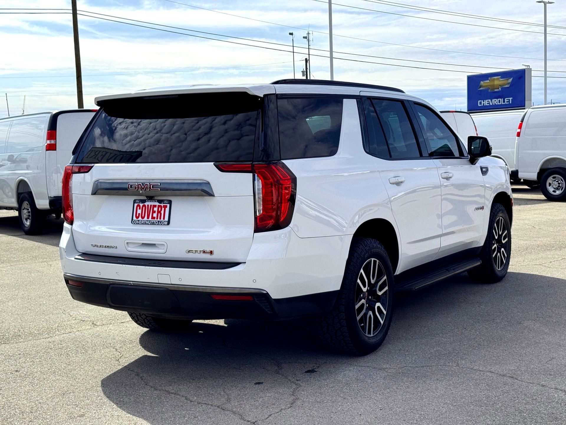 Used 2023 GMC Yukon AT4 w/ Technology Package image 6