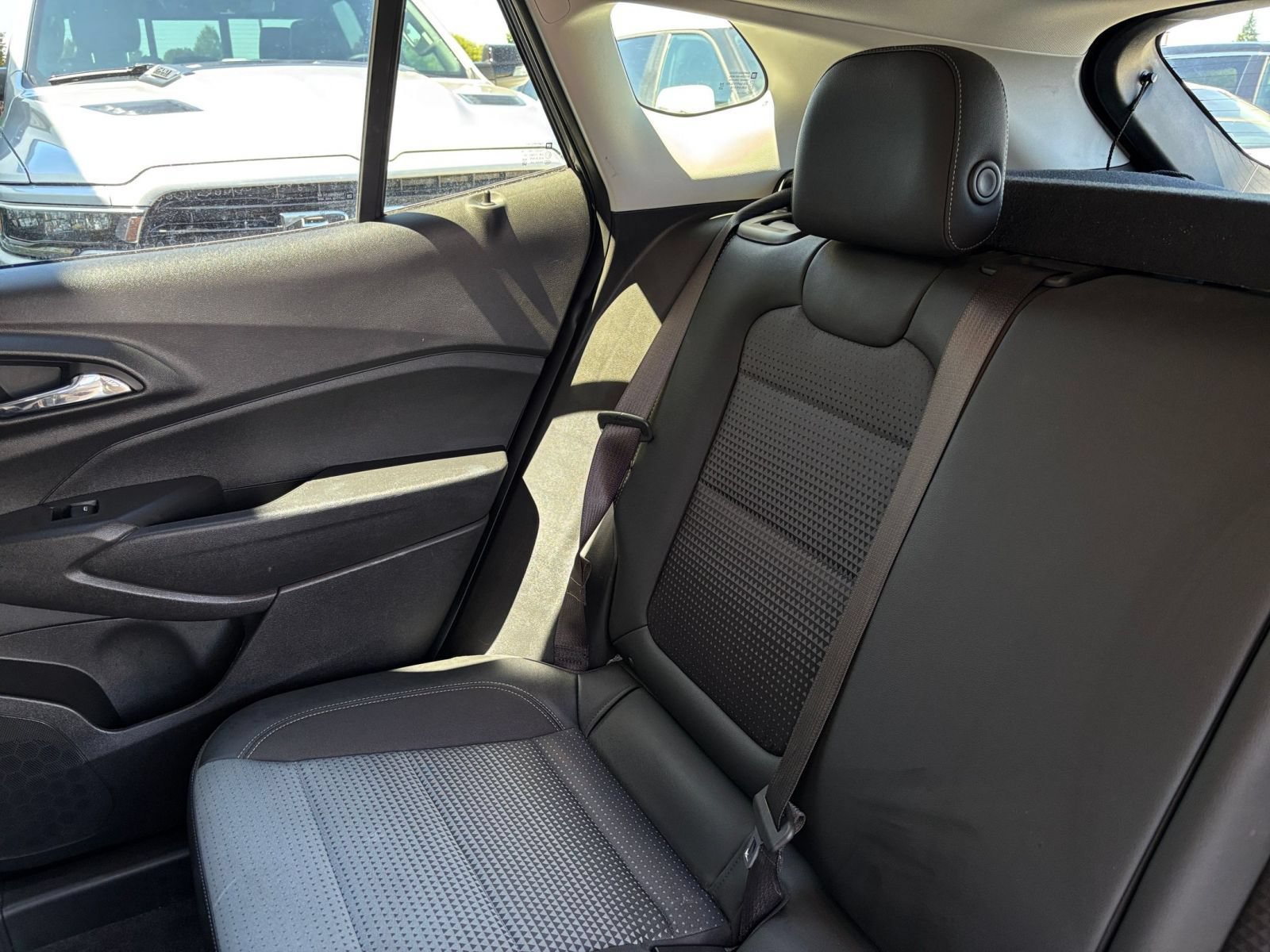Used 2025 Chevrolet Trax LT FWD image 72