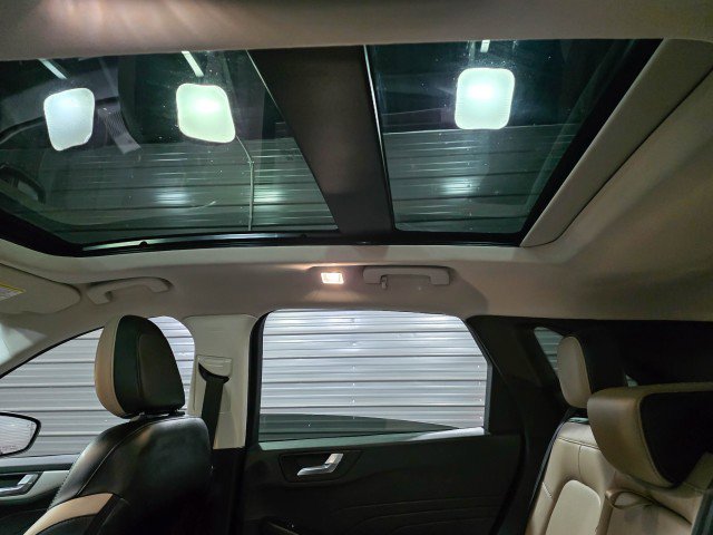 Used 2022 Ford Escape SEL w/ Technology Package image 18