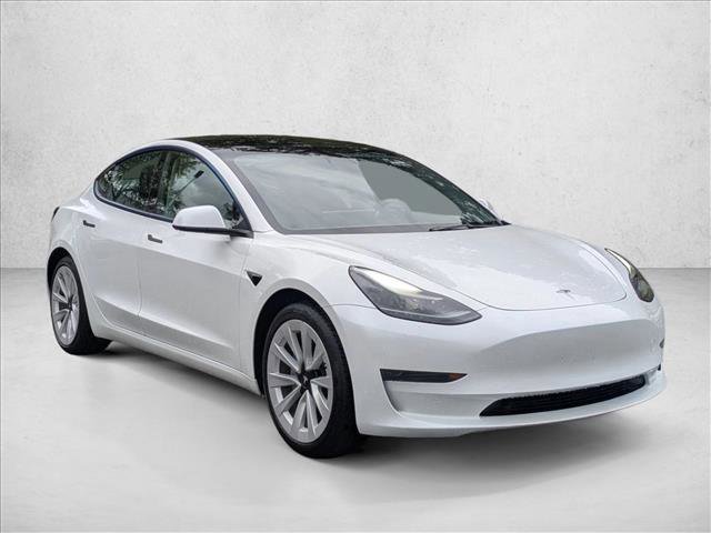 Used 2023 Tesla Model 3 Standard Range image 3
