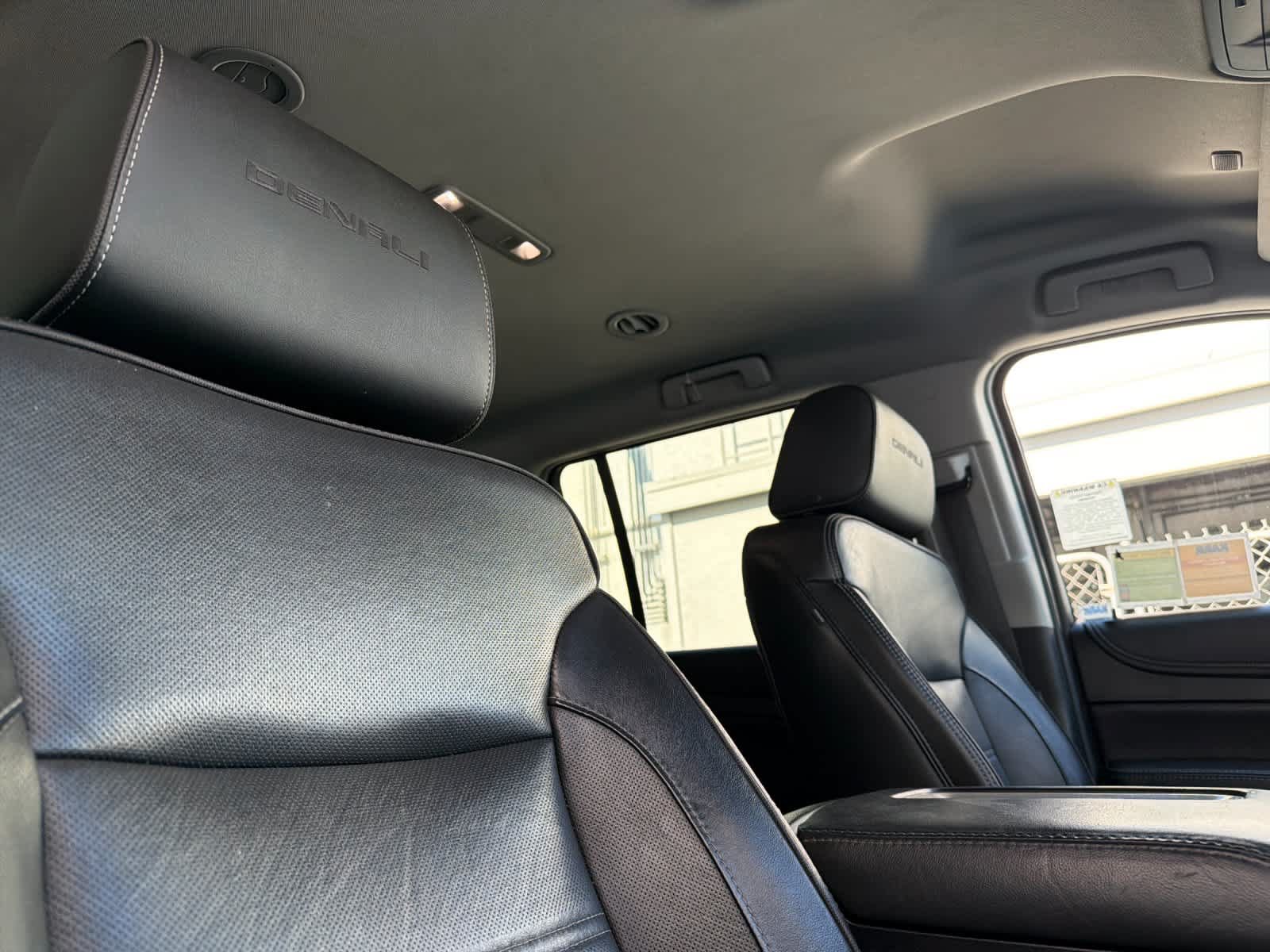 Used 2020 GMC Yukon XL Denali RWD image 18