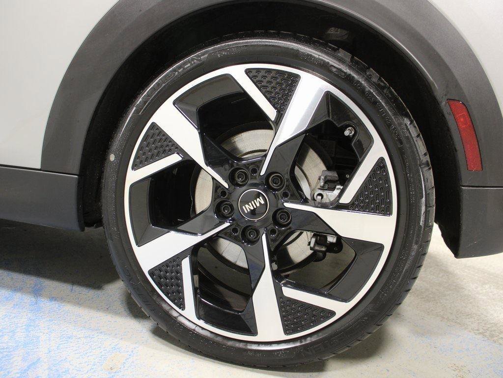 Certified 2025 MINI Cooper S image 21