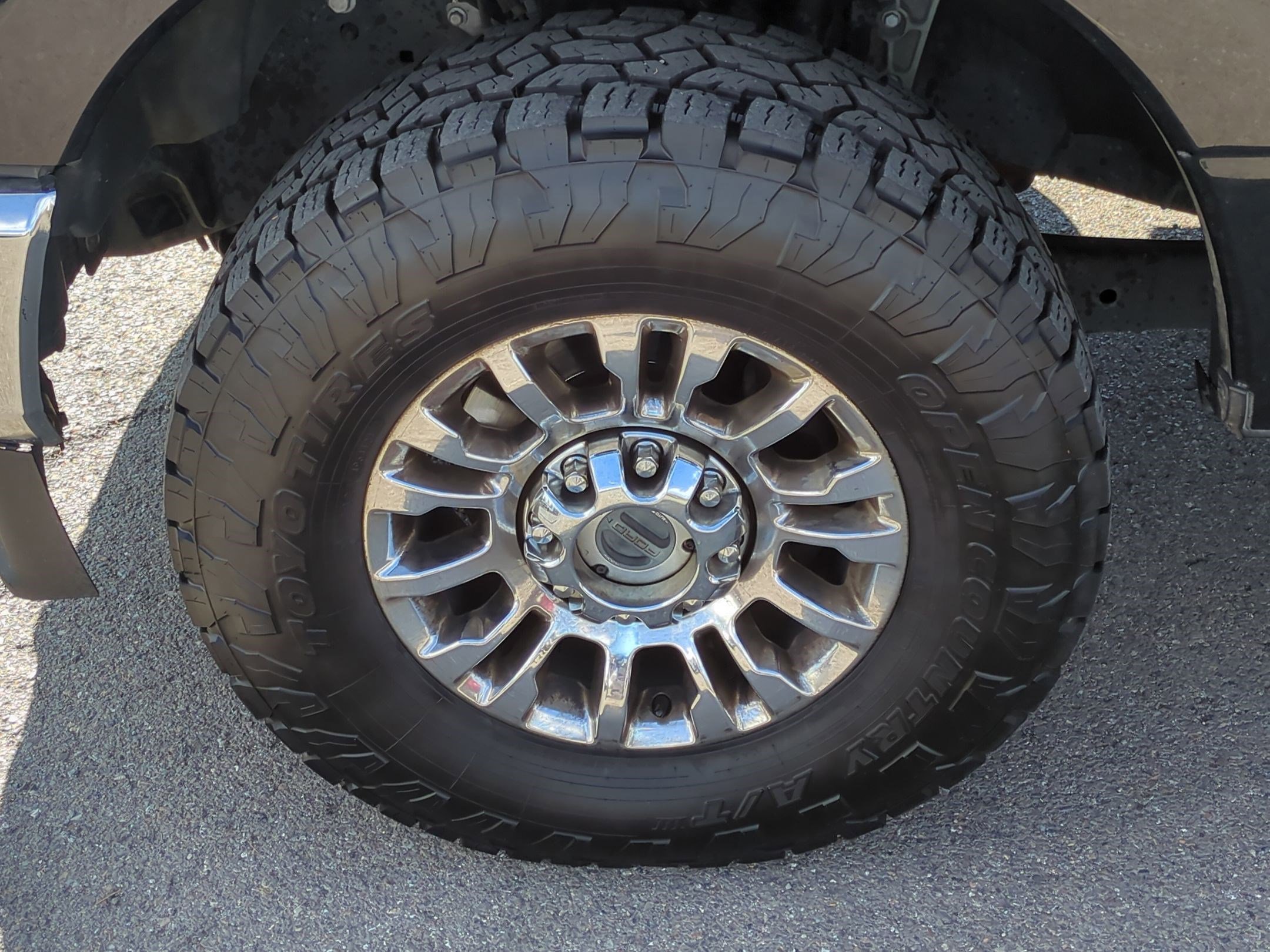 Used 2020 Ford F350 Lariat w/ Chrome Package image 13