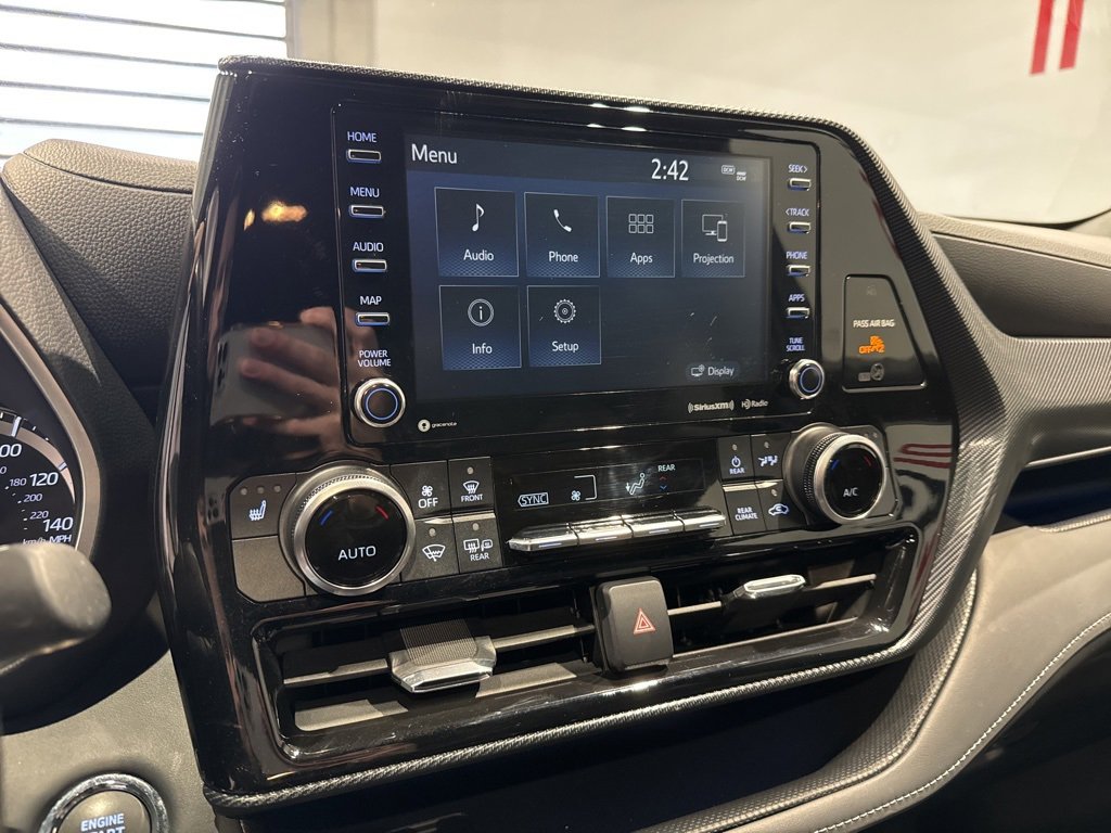 Used 2022 Toyota Highlander XSE image 18