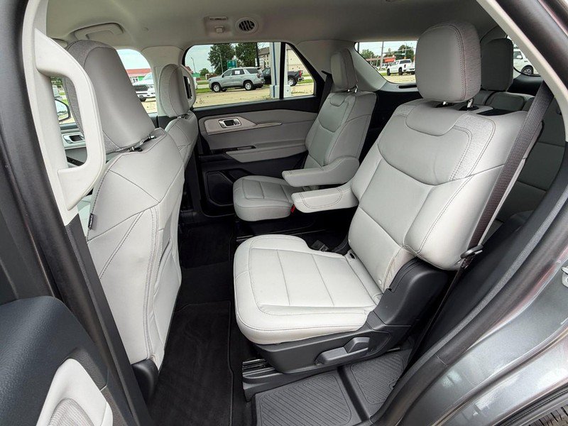 Used 2025 Ford Explorer Active w/ Active Comfort Package AWD/4WD image 19