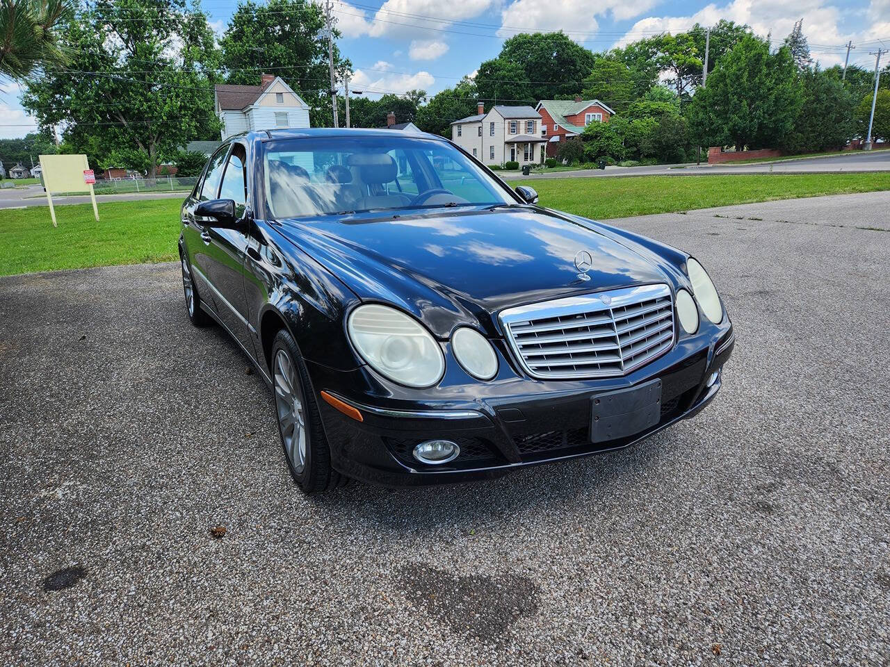 Used 2009 Mercedes-Benz E 350 4MATIC Sedan image 2