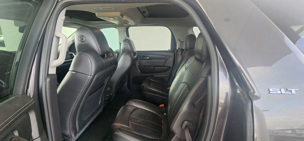 Used 2015 GMC Acadia SLT image 18