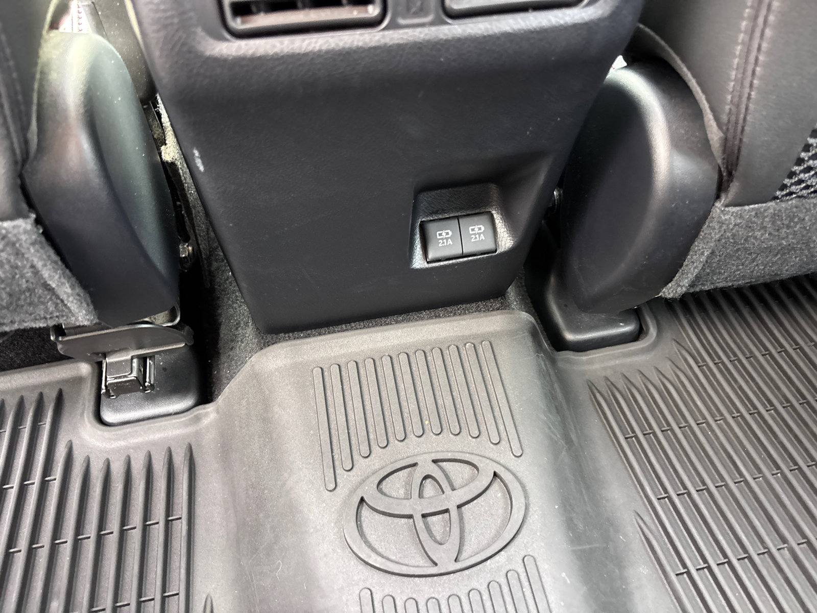 Used 2020 Toyota 4Runner TRD Off-Road Premium w/ Moonroof Package AWD/4WD image 32