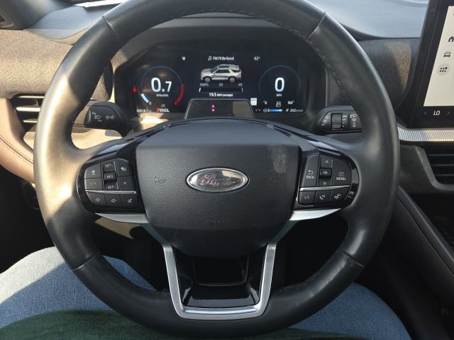 Used 2025 Ford Explorer Platinum w/ LUX Leather Package AWD/4WD image 38