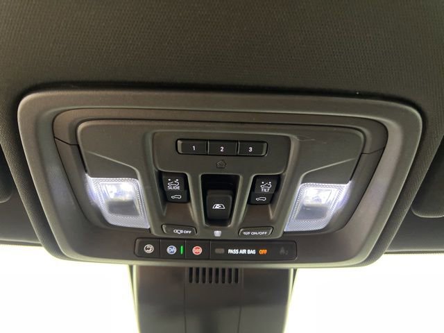 Used 2024 Chevrolet Silverado 3500 High Country w/ Technology Package image 32