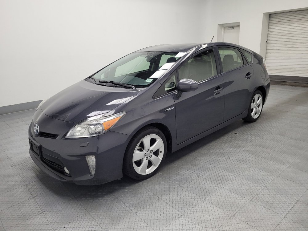 Used 2015 Toyota Prius Five image 2