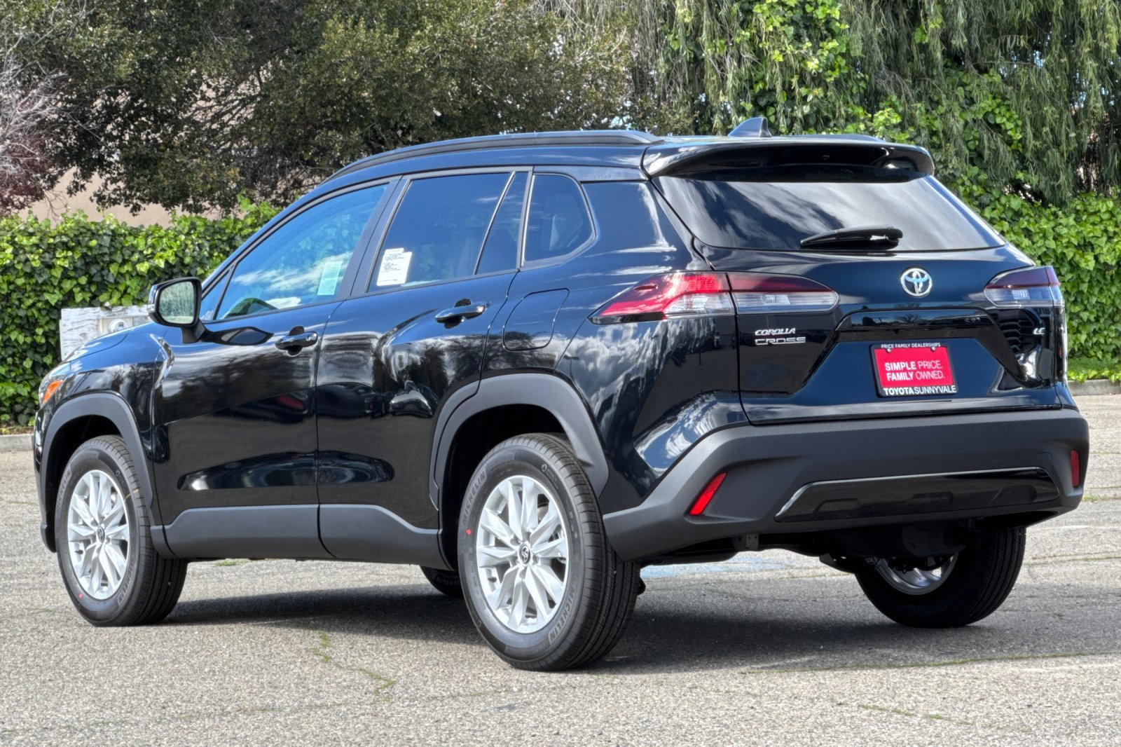 New 2026 Toyota Corolla Cross LE w/ Moonroof Package FWD image 7