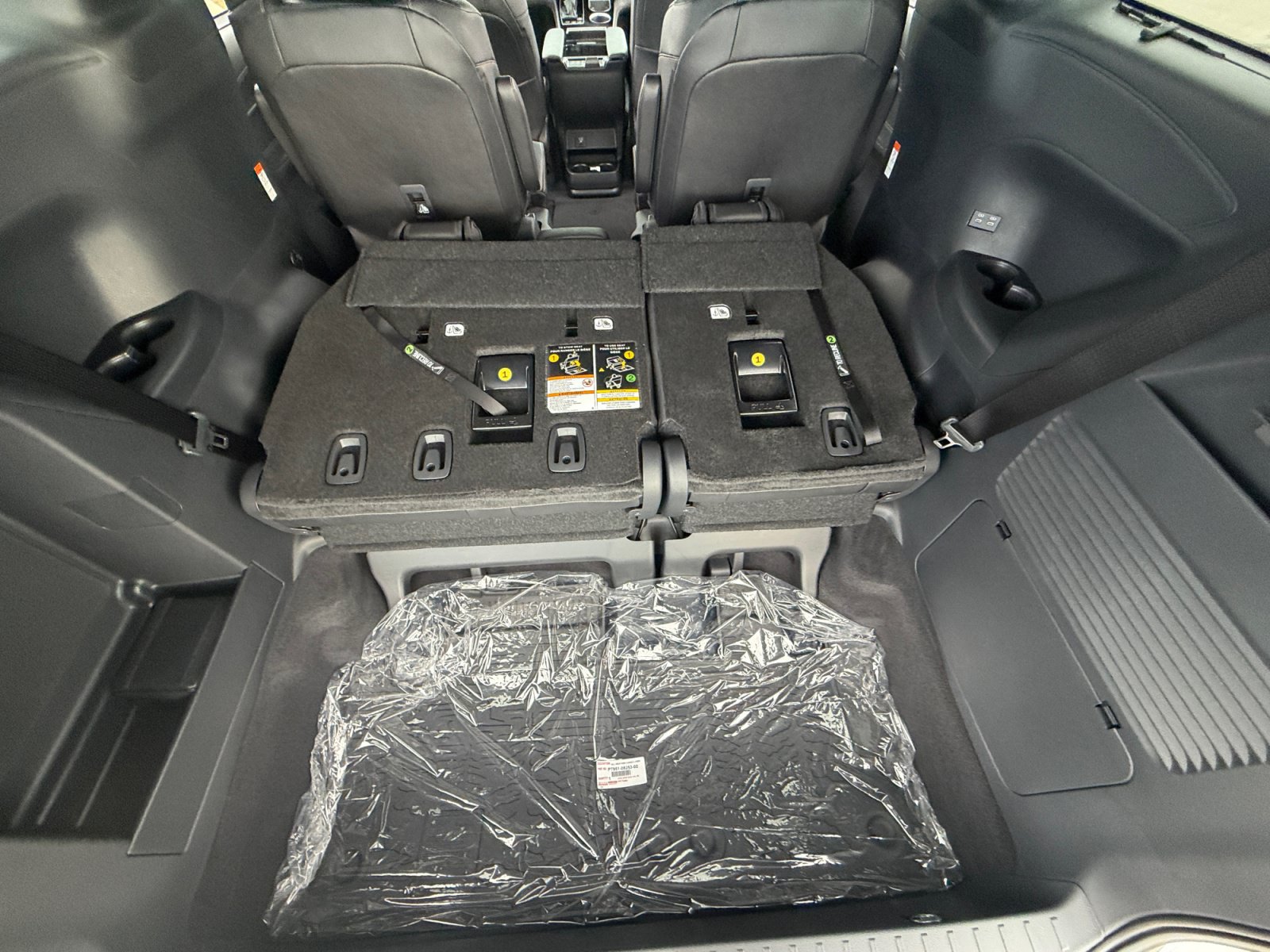 New 2026 Toyota Sienna XLE Woodland Edition AWD/4WD image 16