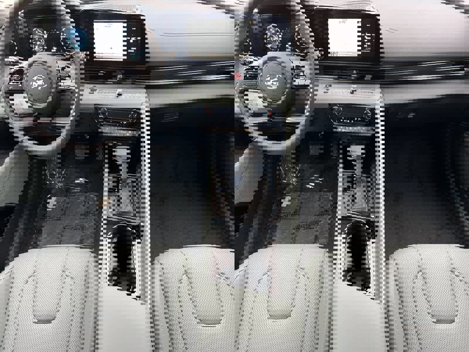 New 2025 Hyundai Elantra Limited image 4