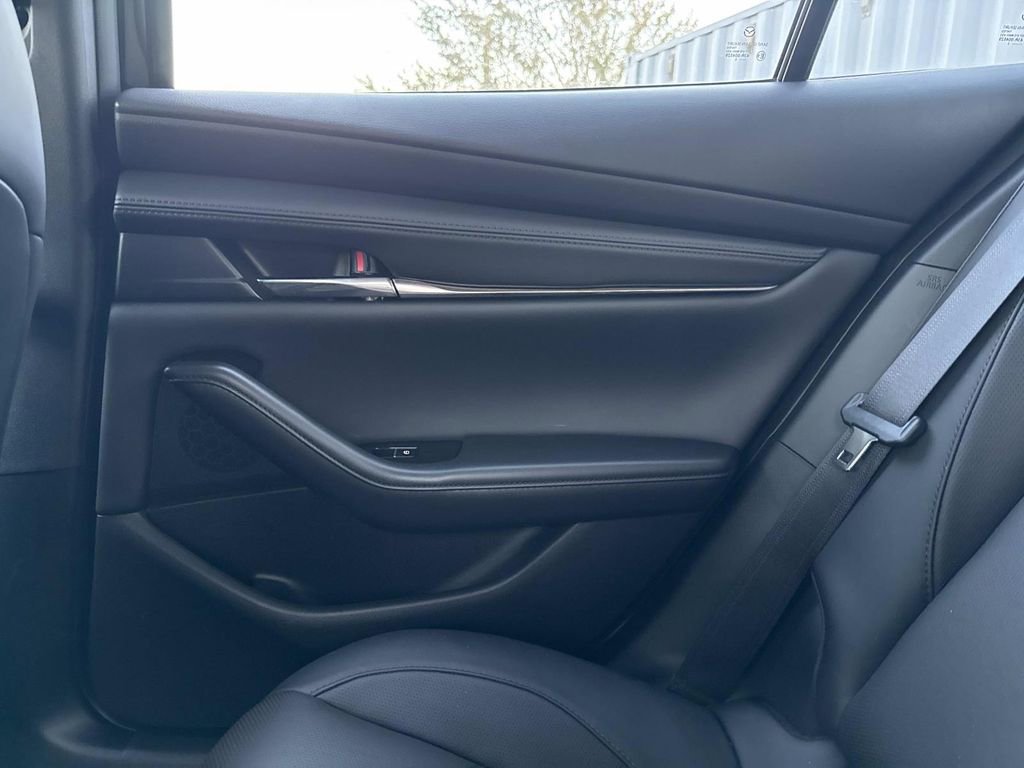 Certified 2025 MAZDA MAZDA3 2.5 Turbo Sedan w/Premium Plus image 17