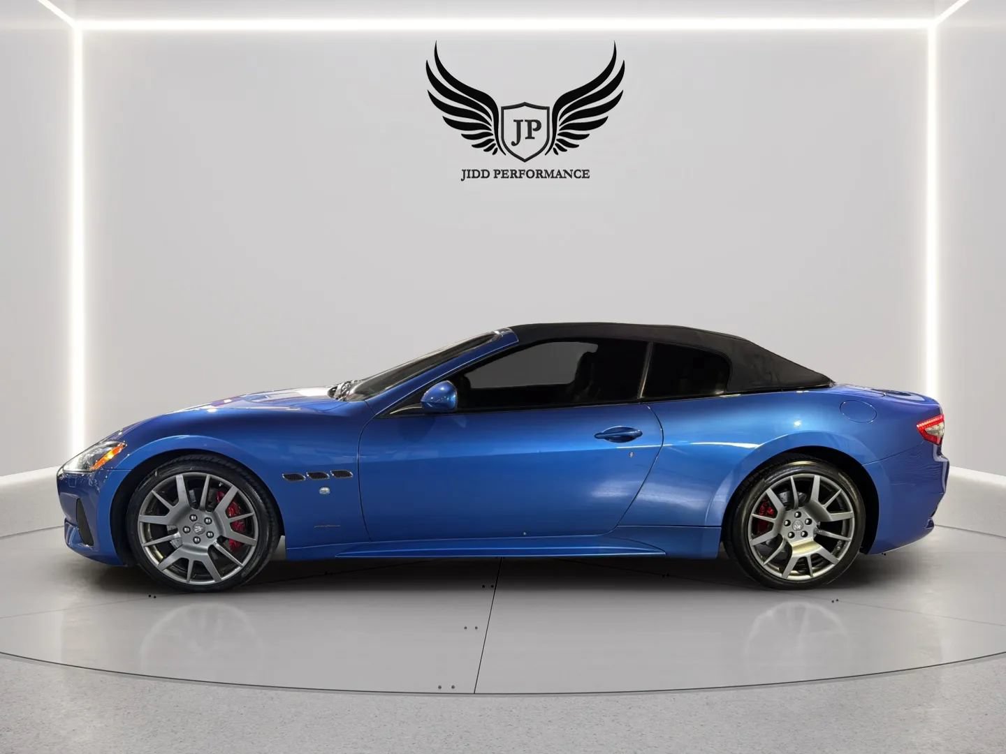 Used 2018 Maserati GranTurismo Sport RWD image 36