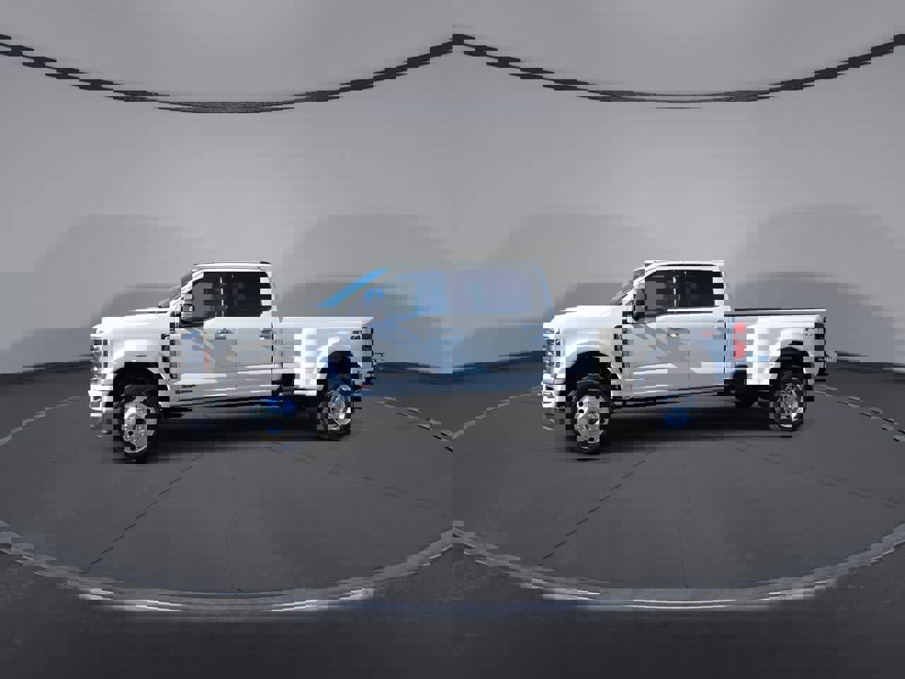 Used 2024 Ford F450 Limited w/ FX4 Off-Road Package image 4