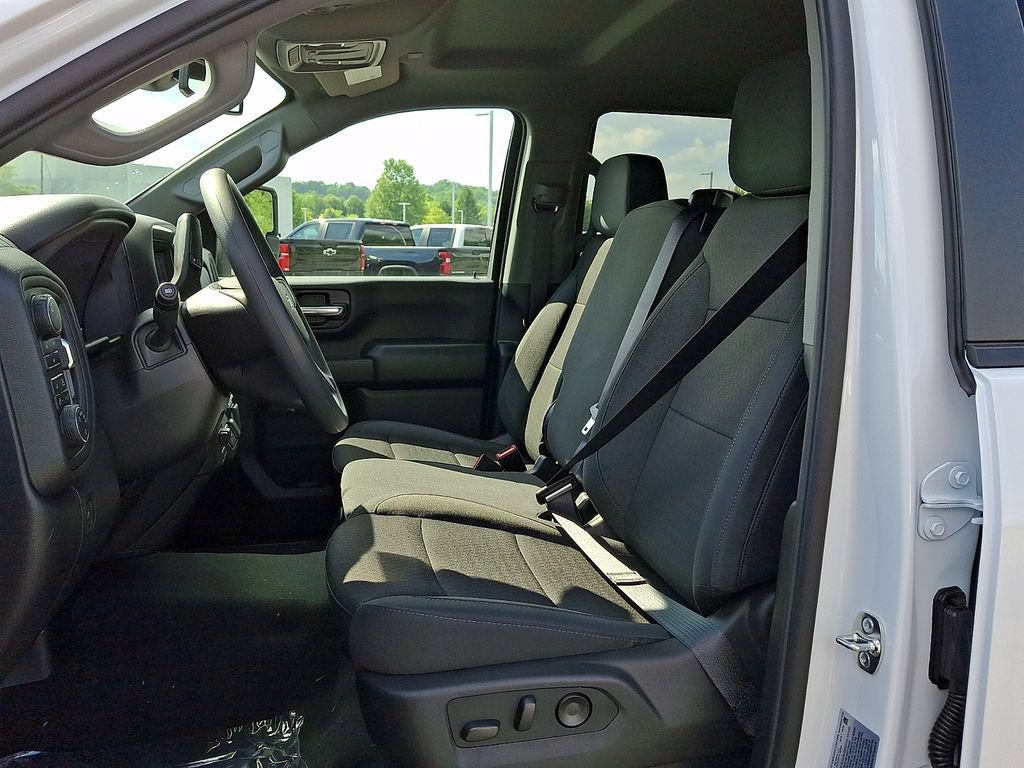 New 2026 Chevrolet Silverado 2500 Custom w/ Custom Value Package AWD/4WD image 9