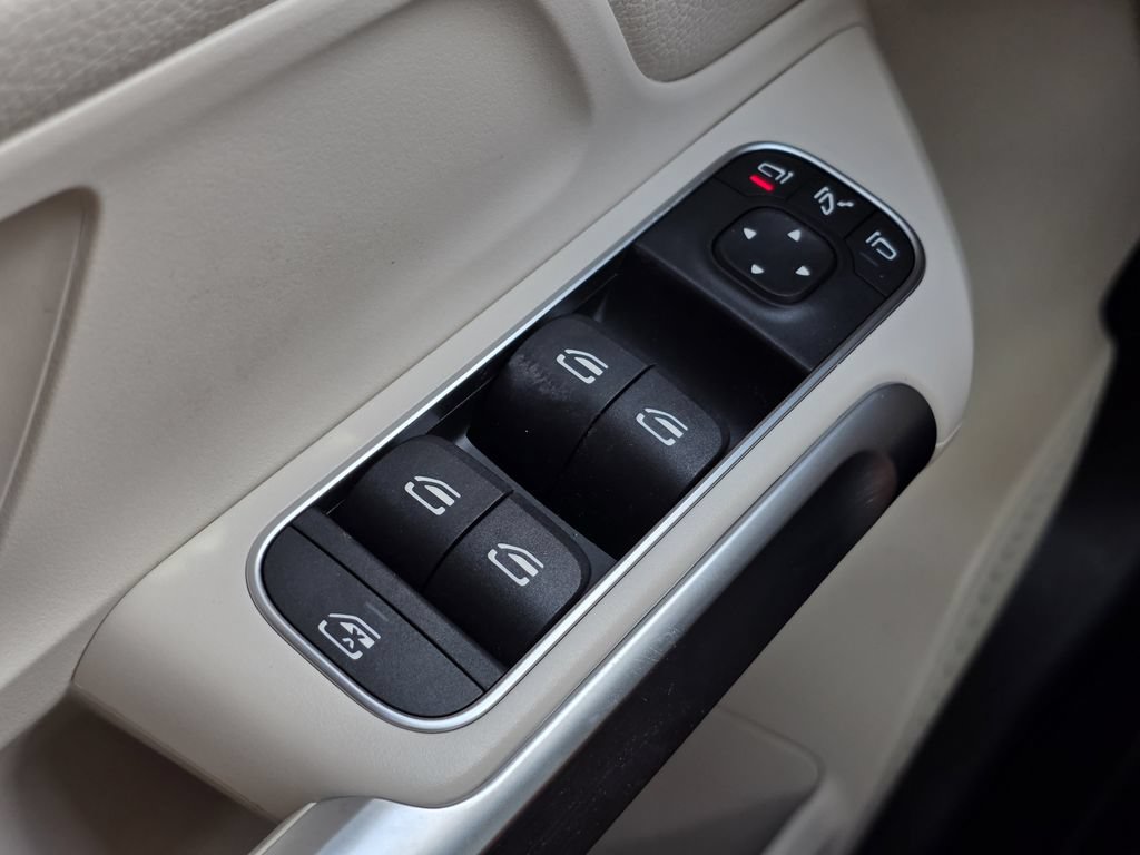 Used 2021 Mercedes-Benz GLB 250 image 29