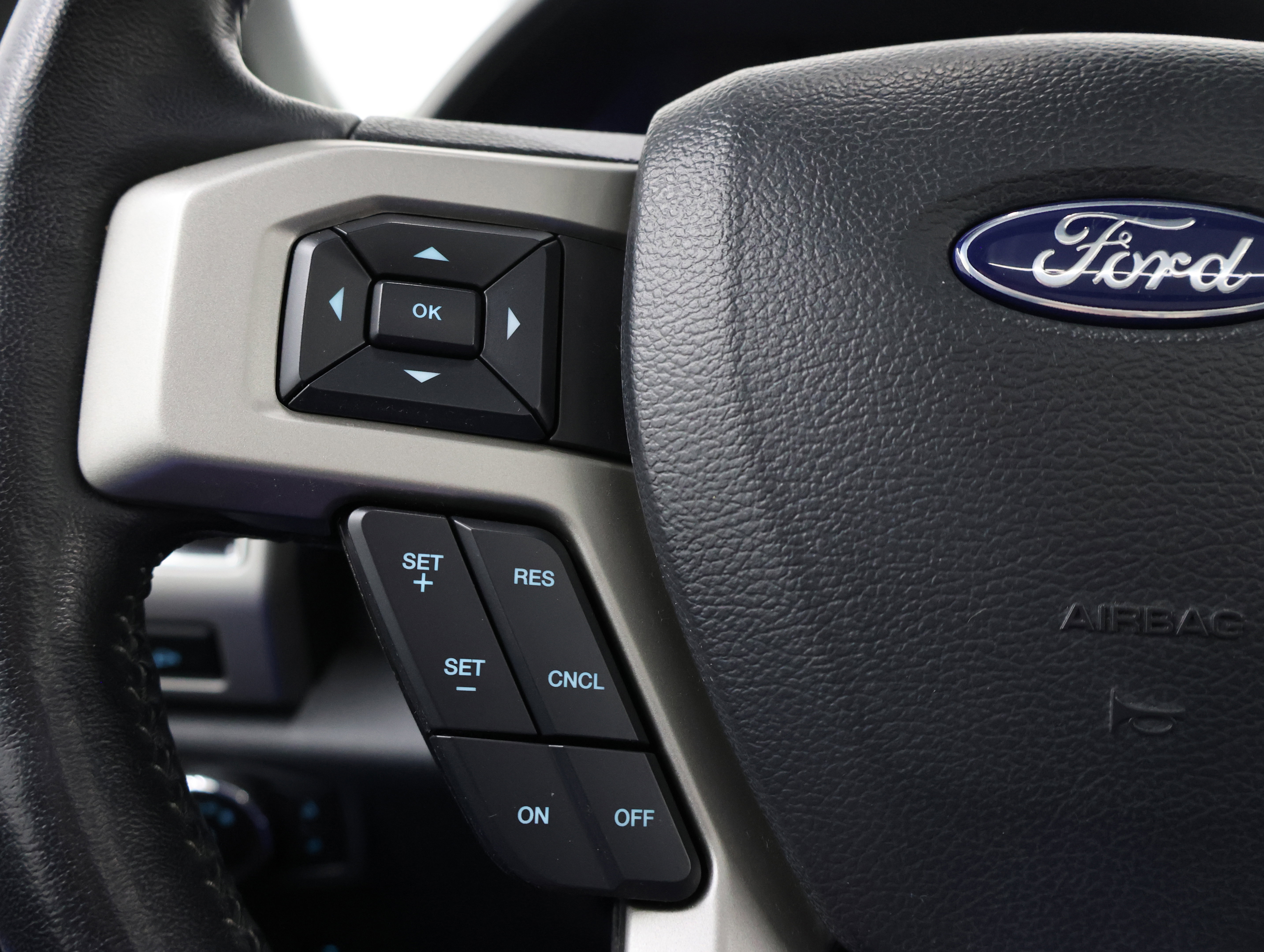 Used 2022 Ford F250 Lariat w/ Tremor Off-Road Package image 17