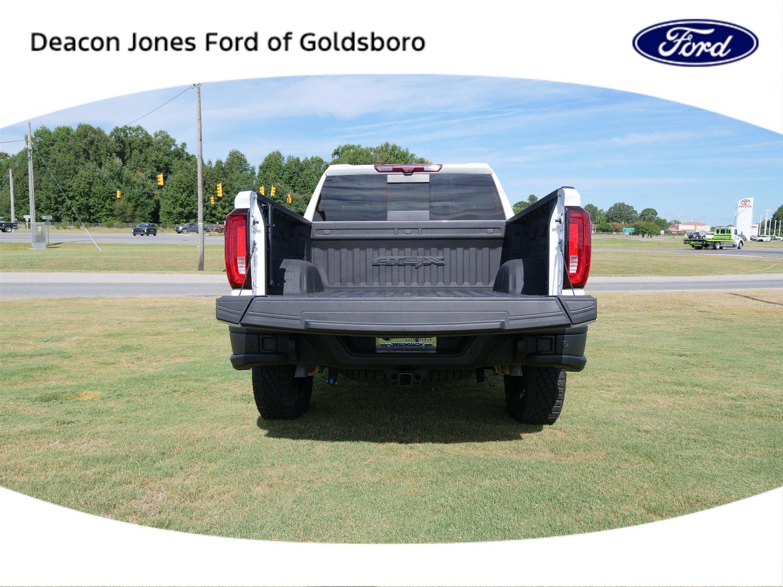 Used 2023 GMC Sierra 1500 AT4X w/ AT4X AEV Edition image 5