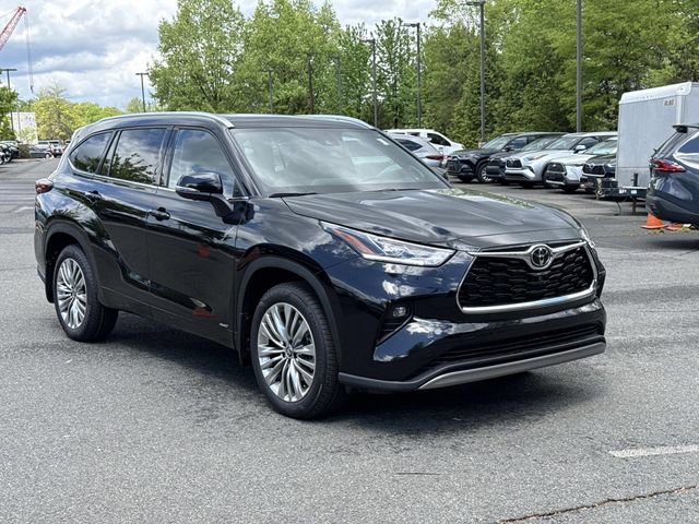Used 2026 Toyota Highlander Platinum AWD/4WD image 1