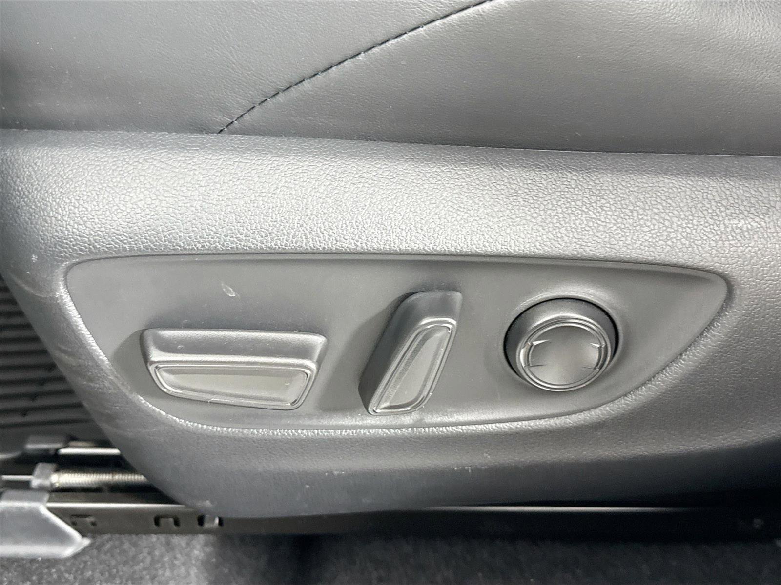 Certified 2025 Toyota RAV4 XSE image 33