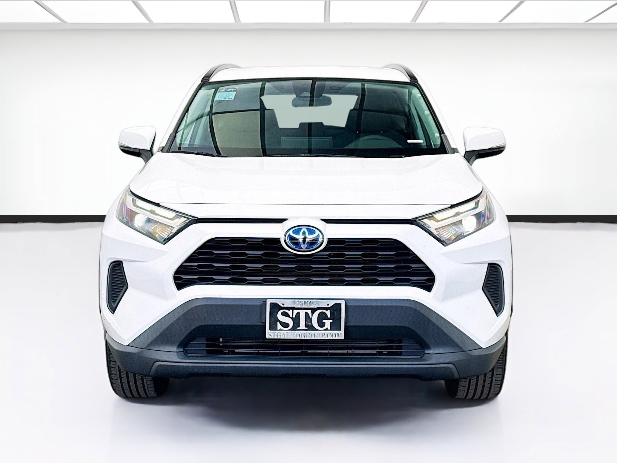 Used 2023 Toyota RAV4 LE image 2