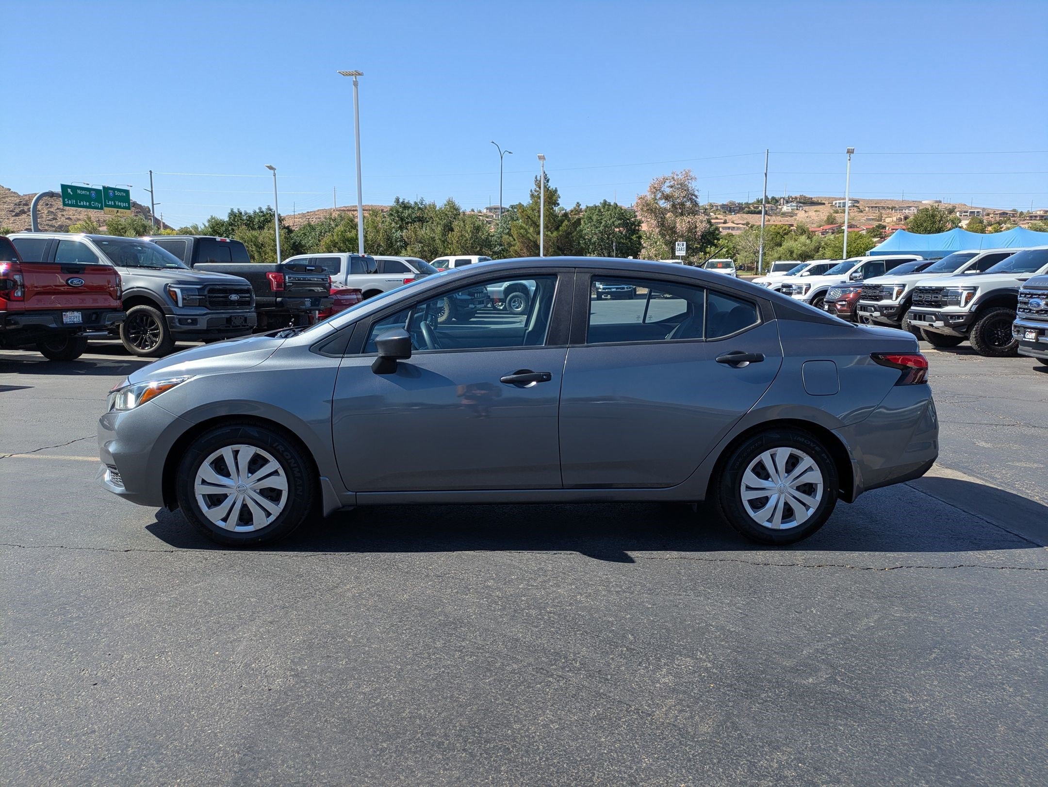 Used 2021 Nissan Versa S FWD image 7