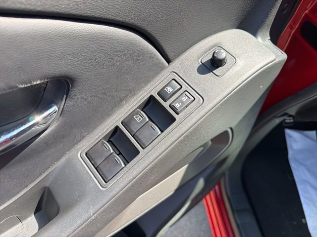 Certified 2025 Nissan Frontier SV w/ SV Convenience Package image 11