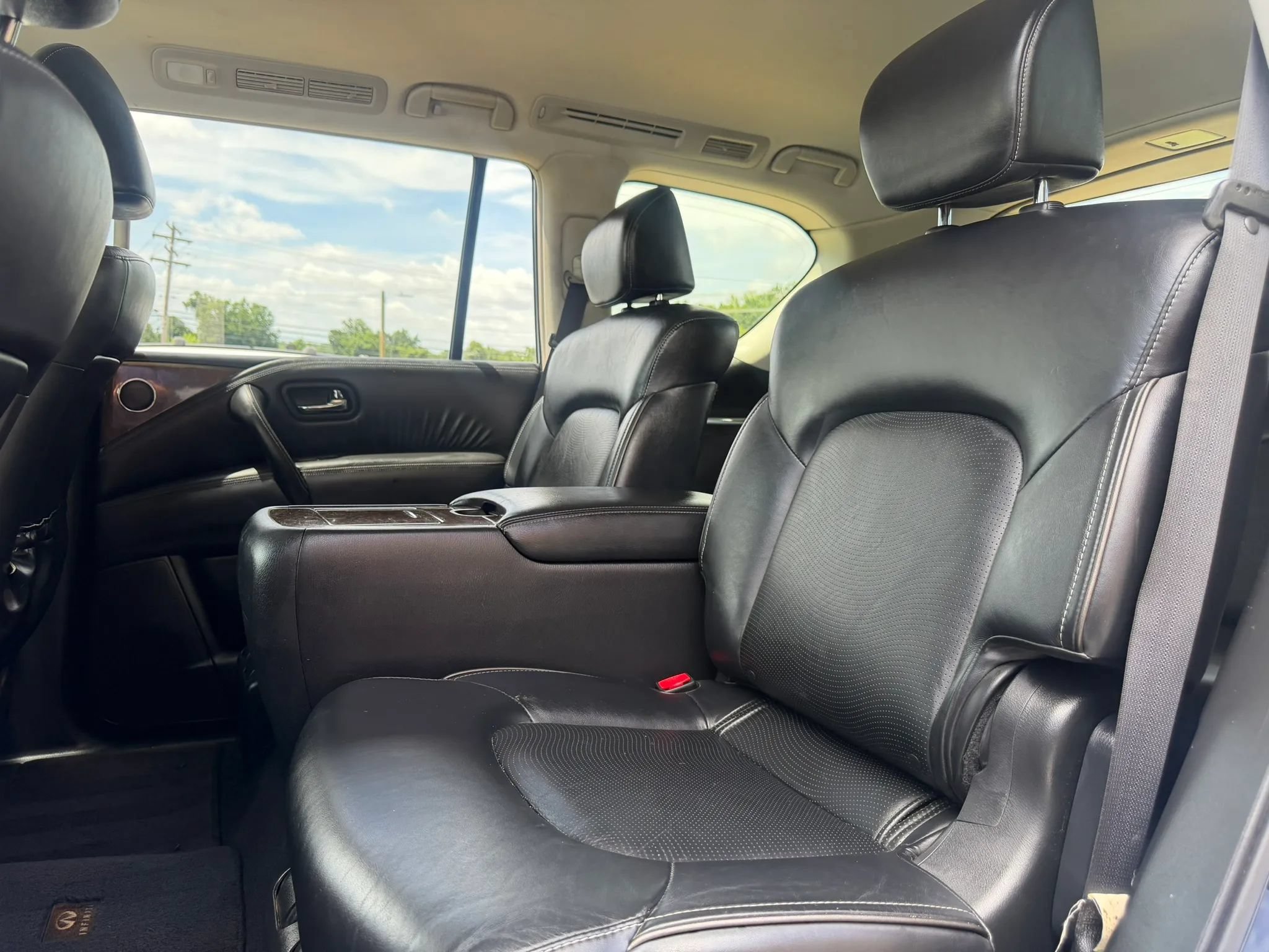 Used 2016 INFINITI QX80 4WD w/ Driver's Assistance Package image 13