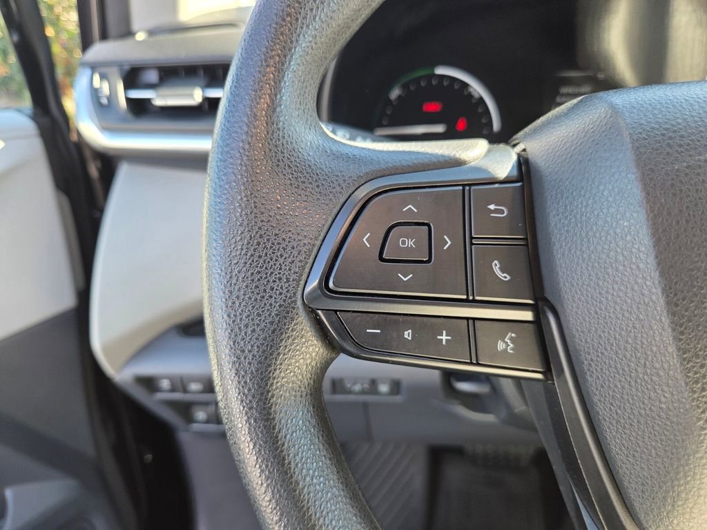 Certified 2023 Toyota Sienna LE AWD/4WD image 23