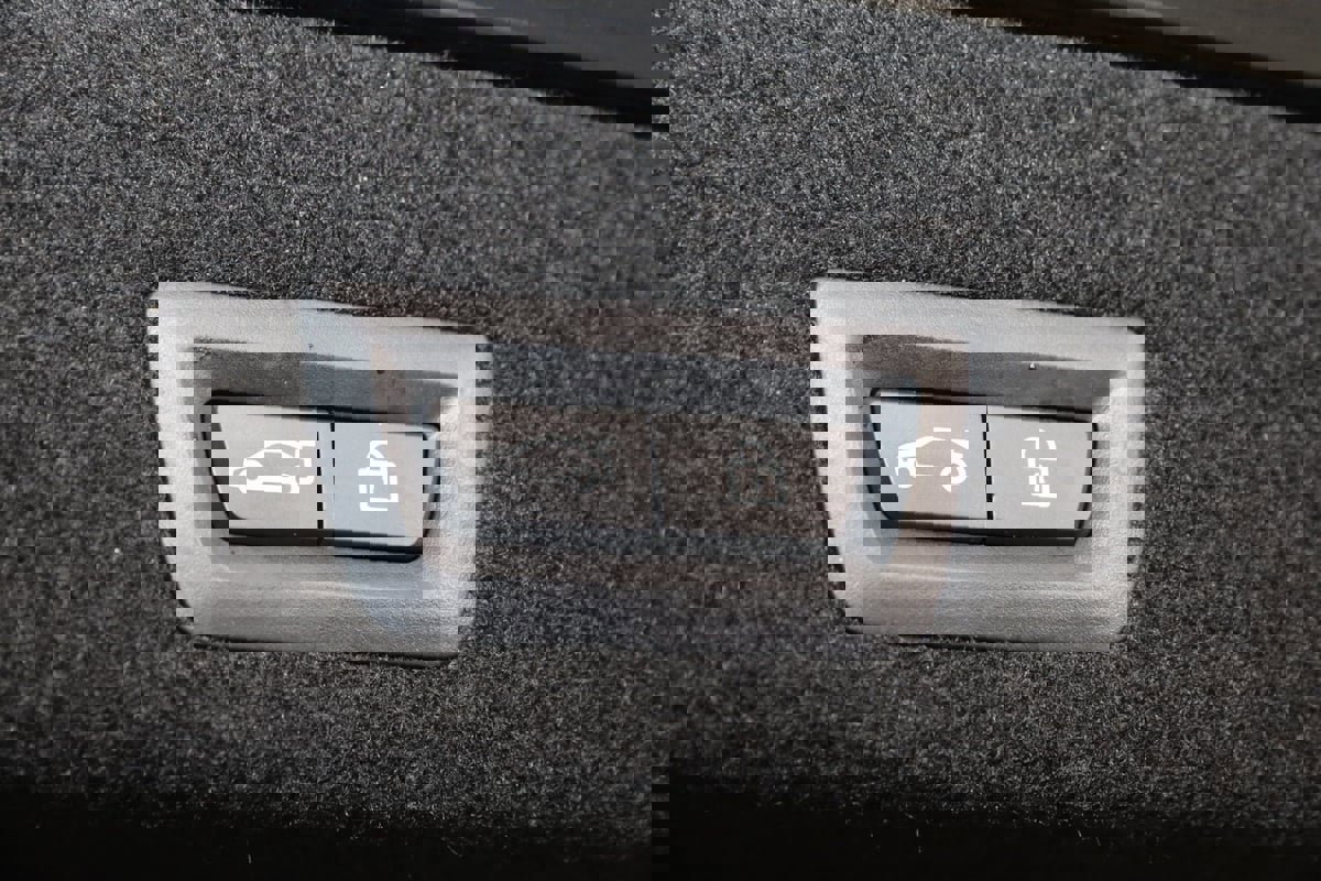 Used 2022 BMW 750i xDrive w/ M Sport Package image 68