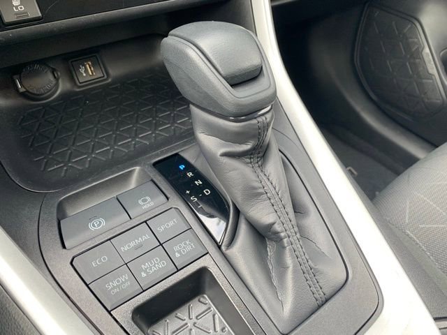 Used 2024 Toyota RAV4 XLE w/ Convenience Package image 24