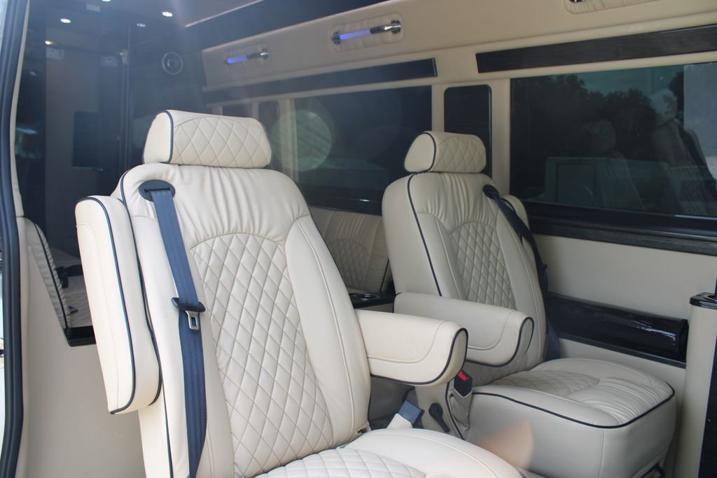 Used 2021 Mercedes-Benz Sprinter 3500 image 28