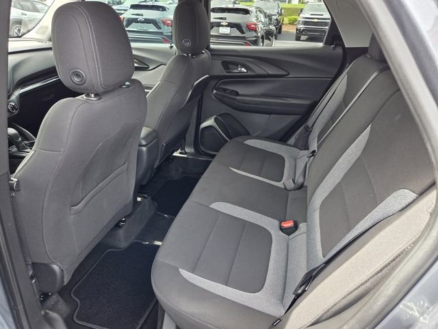 Used 2022 Chevrolet TrailBlazer LT w/ Confidence II Package FWD image 11