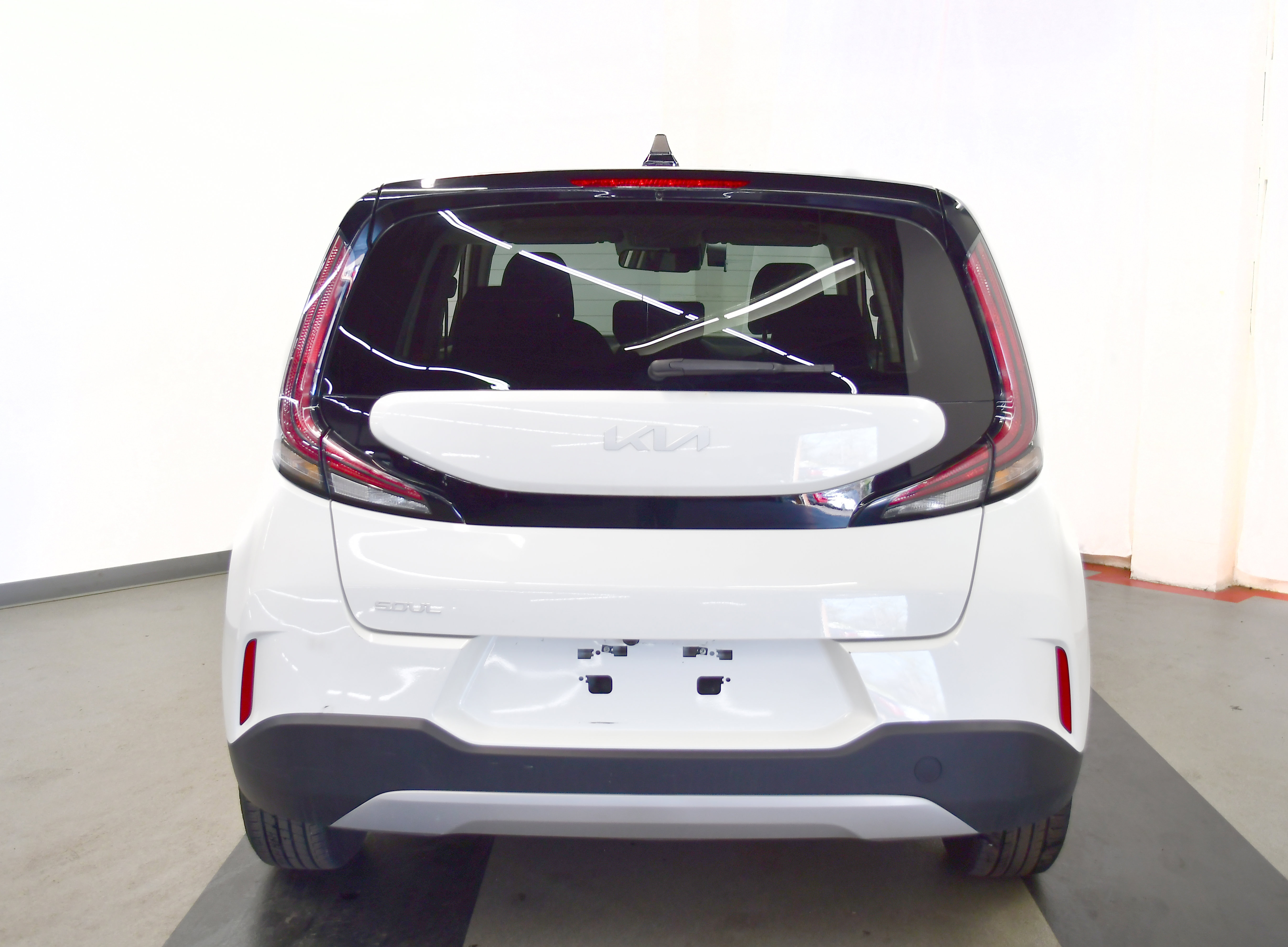 Used 2025 Kia Soul LX w/ LX Technology Package FWD image 6