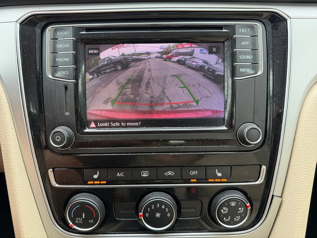 Used 2019 Volkswagen Passat 2.0T Wolfsburg w/ Wheels & Sunroof Package FWD image 9