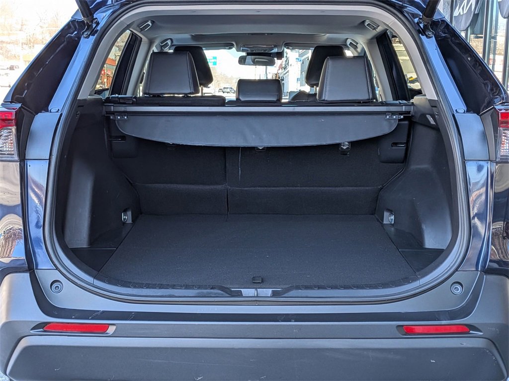 Used 2019 Toyota RAV4 XLE Premium w/ Cold Weather Package image 8