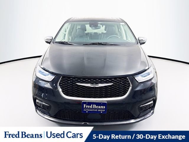 Used 2023 Chrysler Pacifica Limited FWD image 2