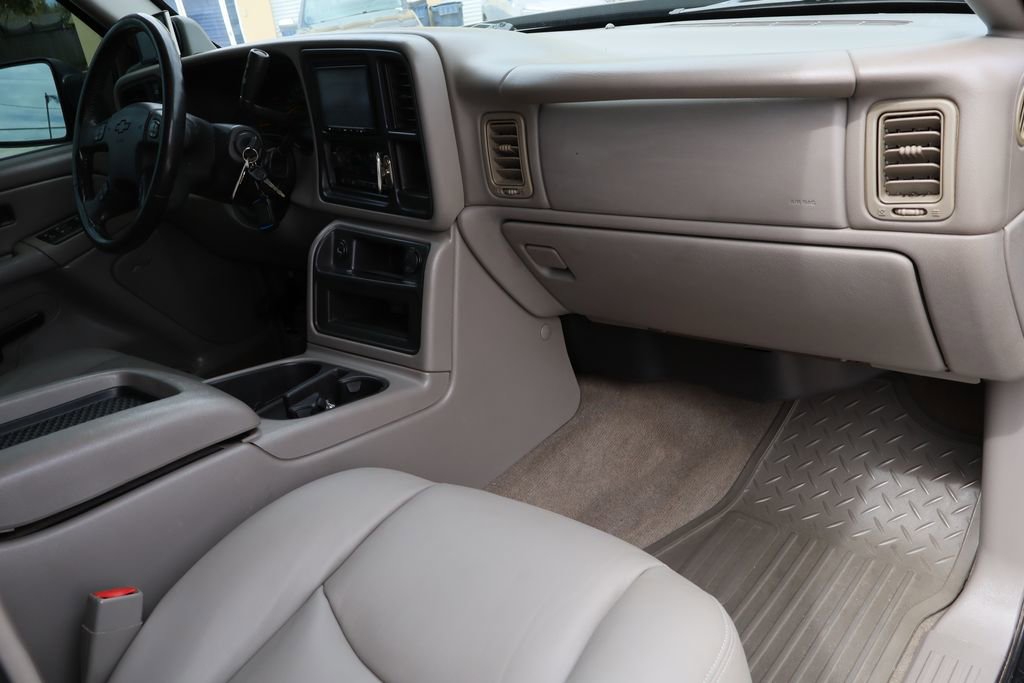 Used 2005 Chevrolet Silverado 2500 LS w/ Heavy-Duty Power Package image 26