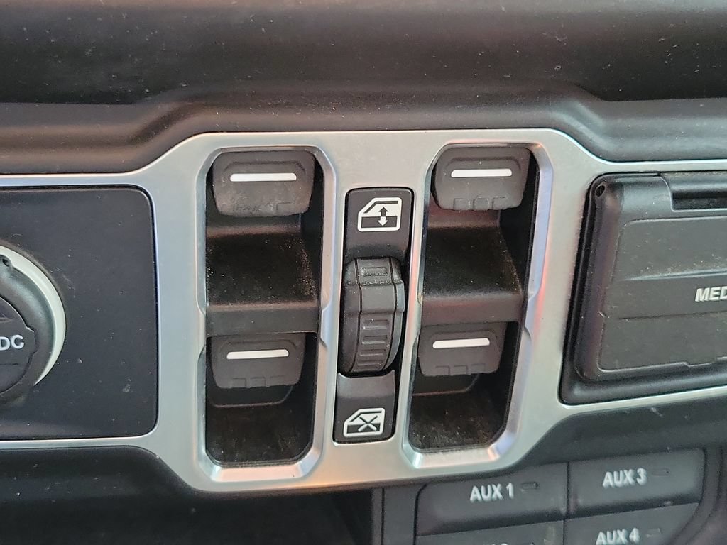 Used 2023 Jeep Wrangler Unlimited Sport AWD/4WD image 25