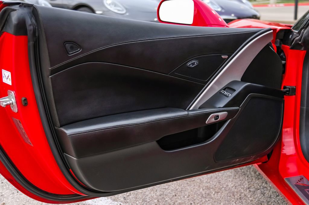 Used 2014 Chevrolet Corvette Stingray Convertible RWD image 45